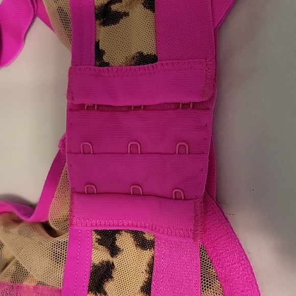 Cacique 42B, leopard print and pink trim - Picture 3 of 7